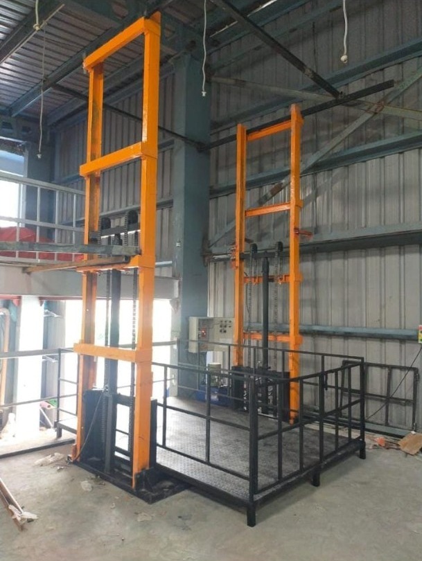 Hydraulic Goods Lift