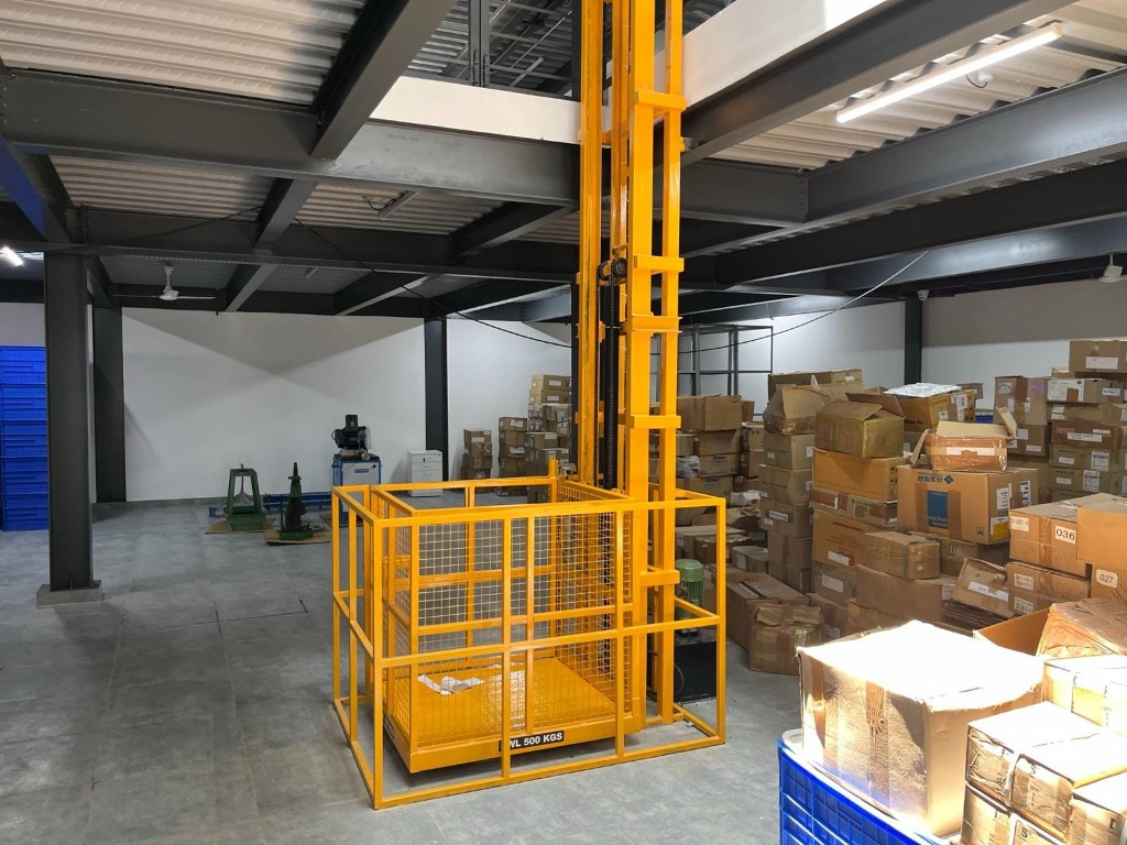 Heavy Freight Lift